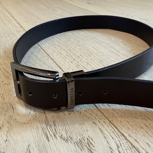 Express Mens Reversible Belt - Picture 5 of 6